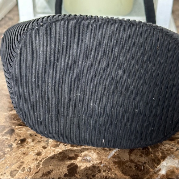 Vintage Black Fabric Pleated Purse Gold Hardware - Picture 5 of 9